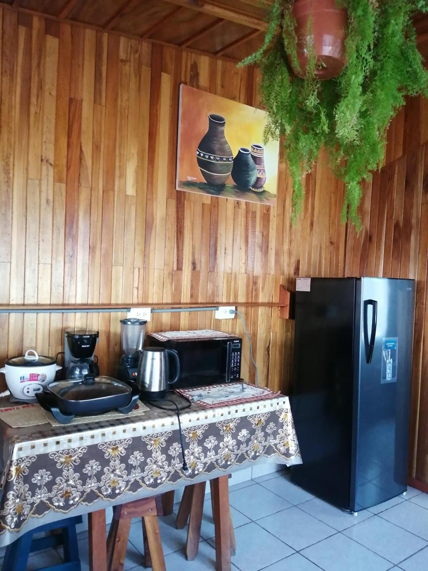 Pension Y Cabinas Colibri B&B Costa Rica Monteverde Eksteriør bilde